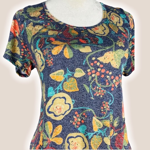 New With Tags Lularoe Classic Tee Size Small - Picture 2 of 4